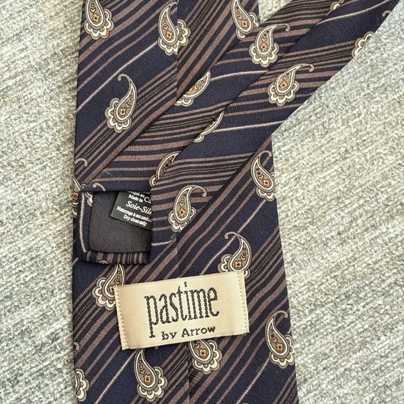 Assorted SILK Men's Ties Collection - Picture 14 of 16